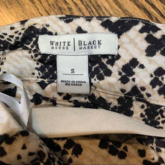 White House Black Market Silk Animal Print Top built-in Bra Size Small - Picture 7 of 8